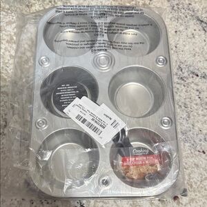 NWT Non-Stick Silver Muffin Pan 2pk